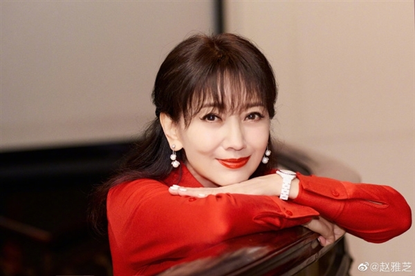 盛煌平台注册：69岁！赵雅芝晒新写真 气质优雅梦回白娘子：网友感慨这谁顶得住